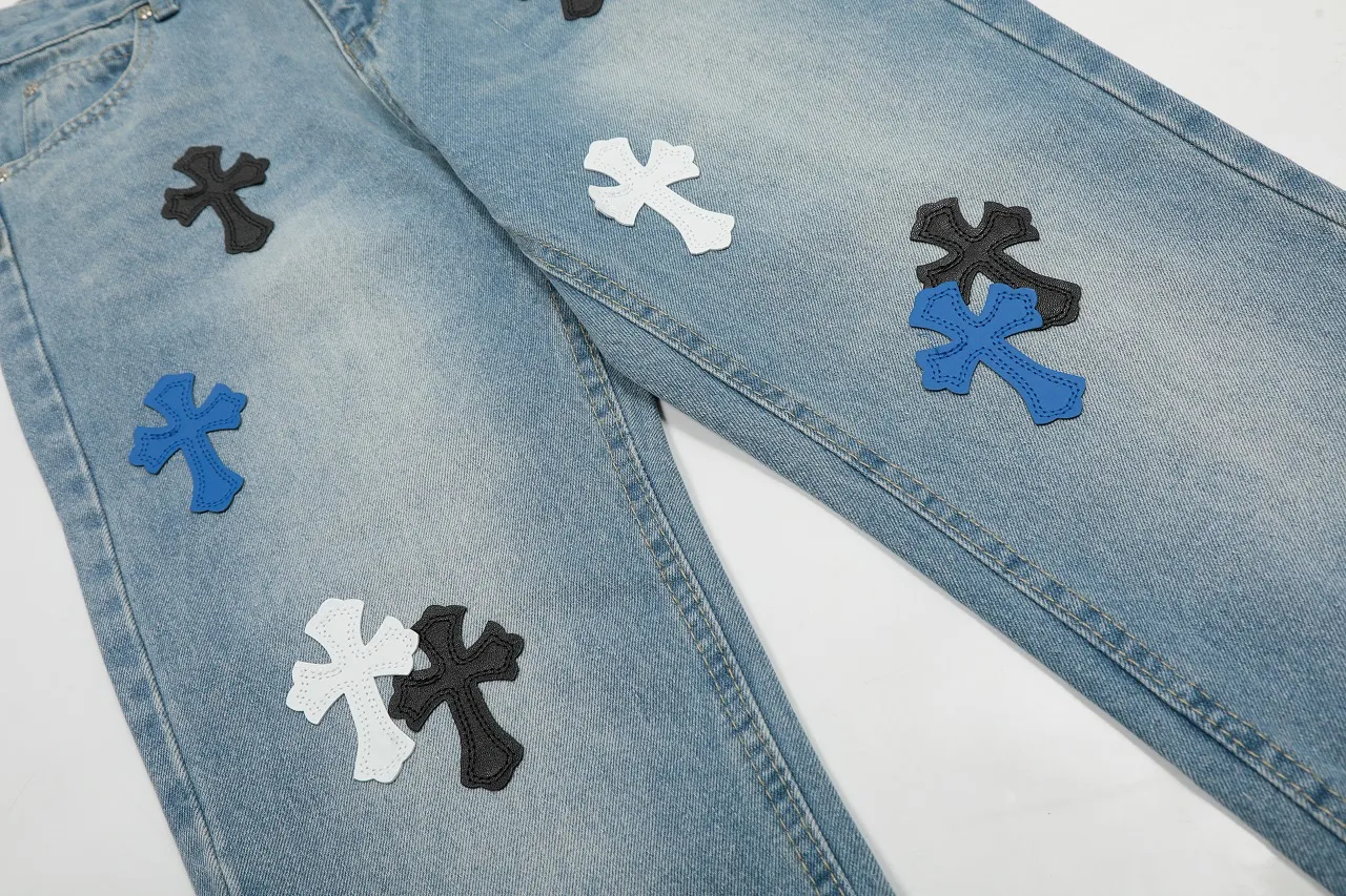 KE972#P240 The only correct leather label version on the market Chrome Hearts CH Cross embroidery distressed jeans Top ceiling quality 100% correct version The correct version is here!  Believe me this must be the best quality you will ever come across! ! Excellent value for money! !  Styles with different washes and textures are very friendly to people with thin legs and thick legs. The straight version is very flattering to the shape of the legs. The moderate length is timeless and easy to match. It is the basis of various styles and a must-have in the wardrobe! ! Add a little stacking to easily control this year's popular clean fit fabric. The fabric is stiff but the upper body is soft without losing texture. The sides and cuffs of some styles have a bone-wash effect. It's really hard not to love it! The outfit effect is immediate! ✅Correctly customize the Croxin metal leather label on the back panel. It is not sold directly with the cross on the finished jeans. 1:1 copying strives for excellence and the details are perfectly grasped. ✅The cross leather label is clear and smooth. Exquisite turning top craftsmanship. ✅Buttons, zippers and hardware are all customized versions of the Croxin LOGO. ✅High-cost washing process. Size: 28 30 32 34 36 (5 sizes)
